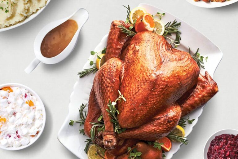 Publix Is Serving an Impressive Thanksgiving Spread for a Very Low Price