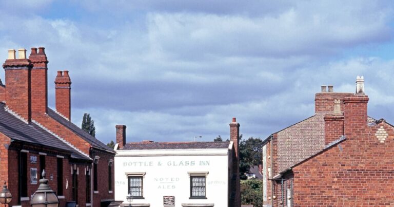 UK town frozen in time has amazing retro chippy and technology-free pubs