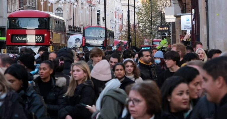 Currys shares top tips to save hundreds of pounds this Black Friday